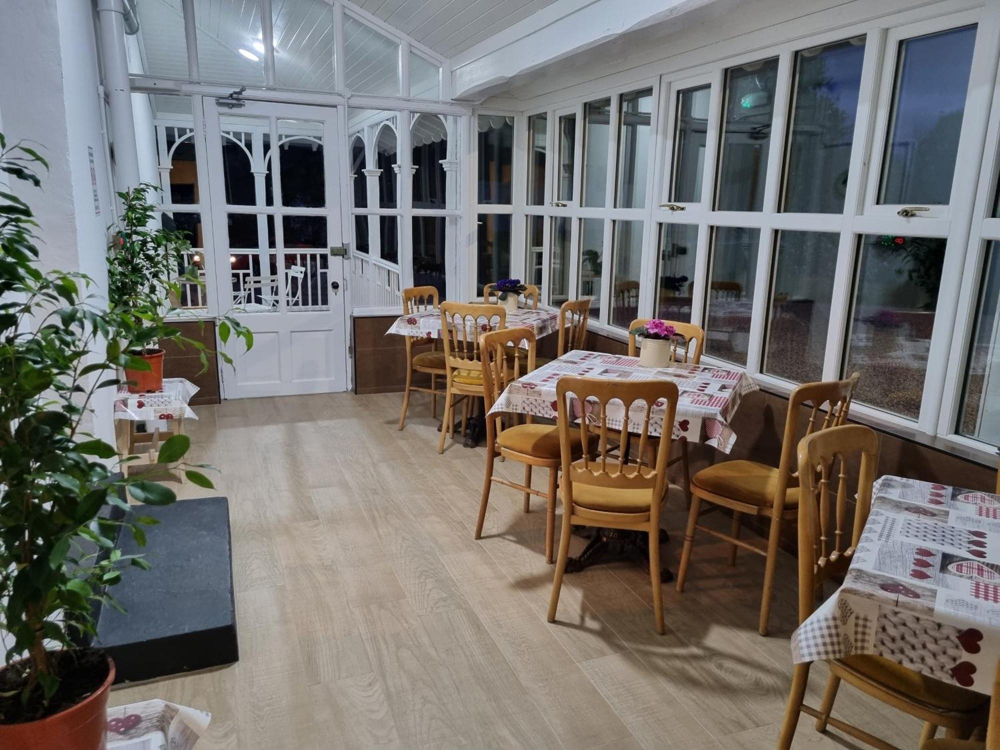 The Monkey Puzzle Hotel Бънклоди Екстериор снимка